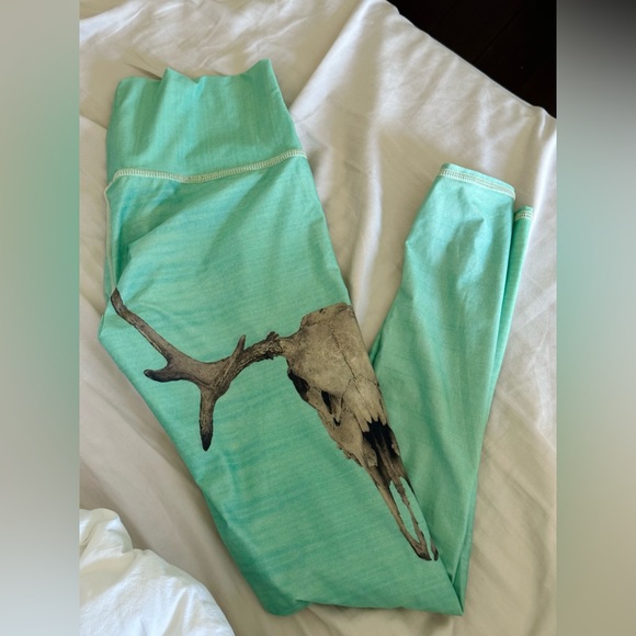 Teeki Leggings (in Deer Medicine, turquoise) - Picture 2 of 3